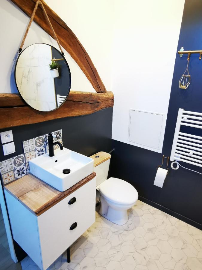 Appartement neuf climatisé sous les toits La Roche-Chalais Exterior foto
