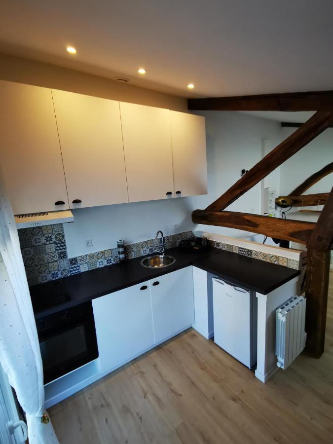 Appartement neuf climatisé sous les toits La Roche-Chalais Exterior foto
